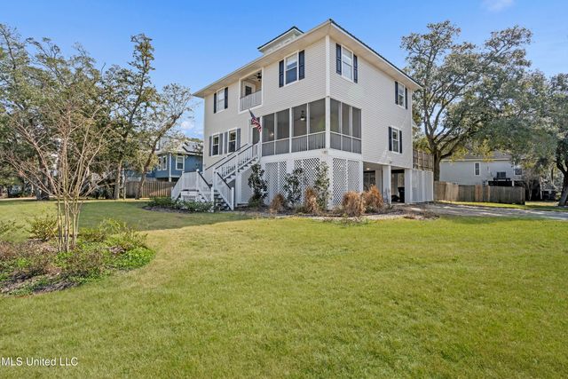 131 Dogwood Lane, Pass Christian, MS 39571