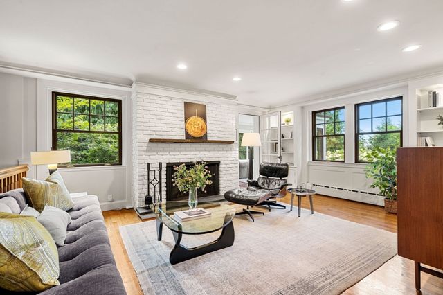 67 Hyslop Rd, Brookline, MA 02445