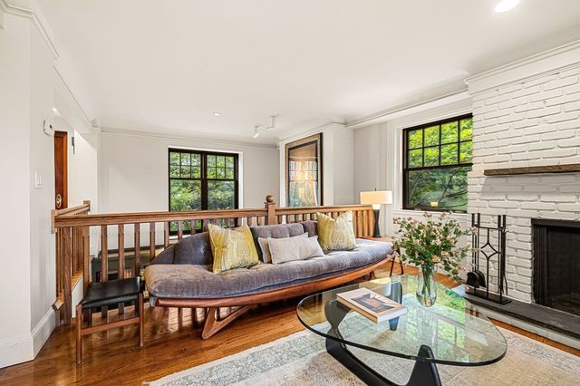 67 Hyslop Rd, Brookline, MA 02445