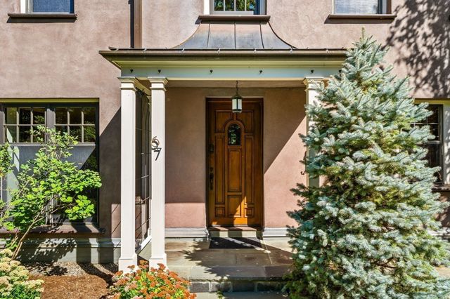 67 Hyslop Rd, Brookline, MA 02445