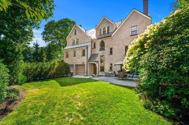 67 Hyslop Rd, Brookline, MA 02445