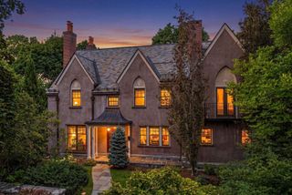 67 Hyslop Rd, Brookline, MA 02445