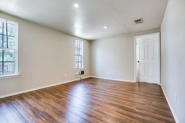 30 E 11th Street, San Angelo, TX 76903
