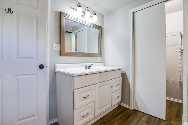 30 E 11th Street, San Angelo, TX 76903