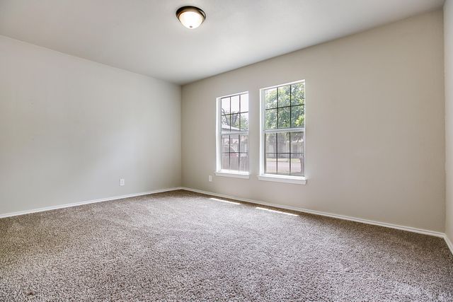 30 E 11th Street, San Angelo, TX 76903