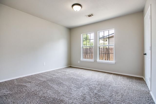 30 E 11th Street, San Angelo, TX 76903