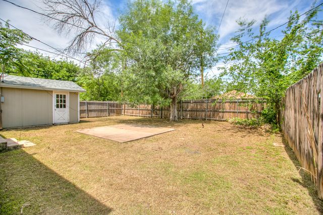 30 E 11th Street, San Angelo, TX 76903