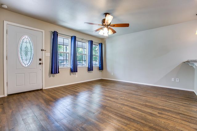 30 E 11th Street, San Angelo, TX 76903