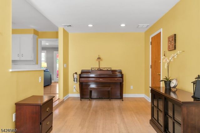 492 King George Rd, Bernards Twp., NJ 07920