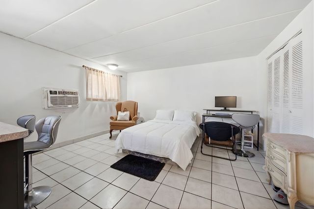 5470 S Archer Avenue 3B, Chicago, IL 60638