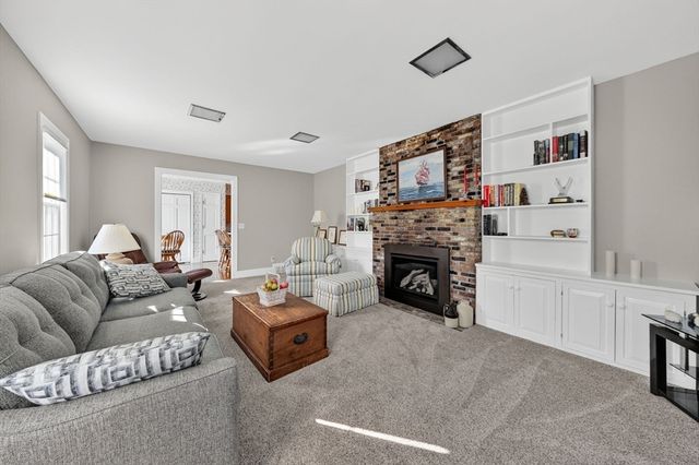 76 Ship Yard Lane, Dartmouth, MA 02748