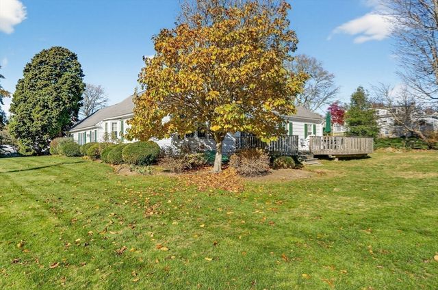 76 Ship Yard Lane, Dartmouth, MA 02748