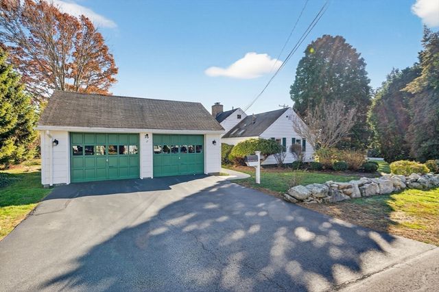76 Ship Yard Lane, Dartmouth, MA 02748