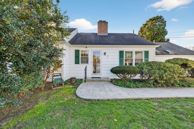 76 Ship Yard Lane, Dartmouth, MA 02748