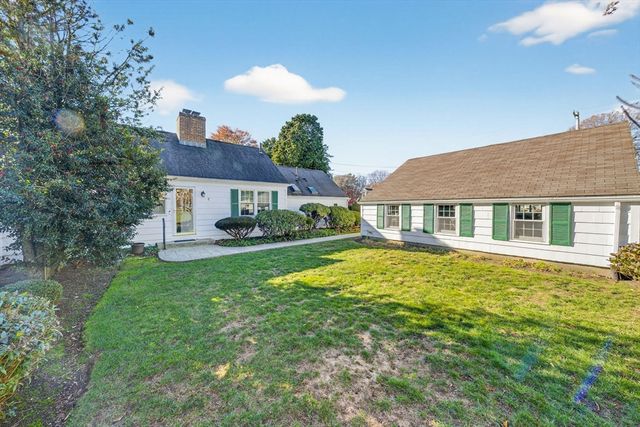 76 Ship Yard Lane, Dartmouth, MA 02748