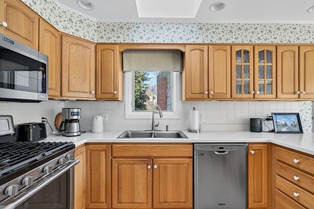 76 Ship Yard Lane, Dartmouth, MA 02748