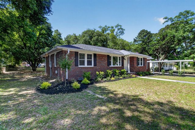 211 6th Avenue, Mount Pleasant, SC 29464