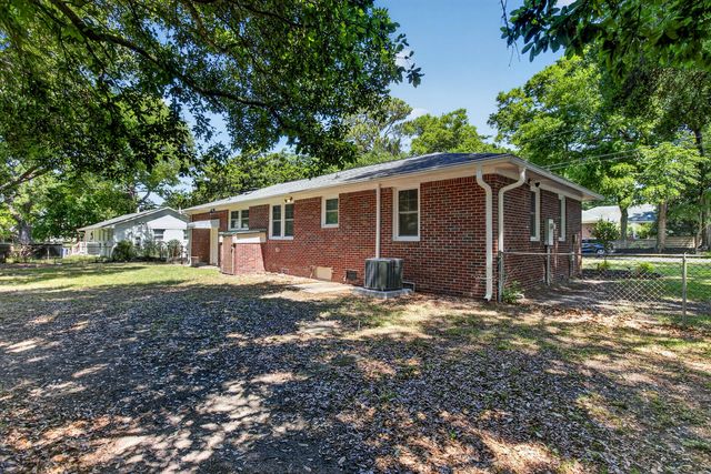211 6th Avenue, Mount Pleasant, SC 29464