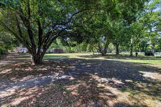 211 6th Avenue, Mount Pleasant, SC 29464