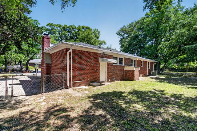 211 6th Avenue, Mount Pleasant, SC 29464
