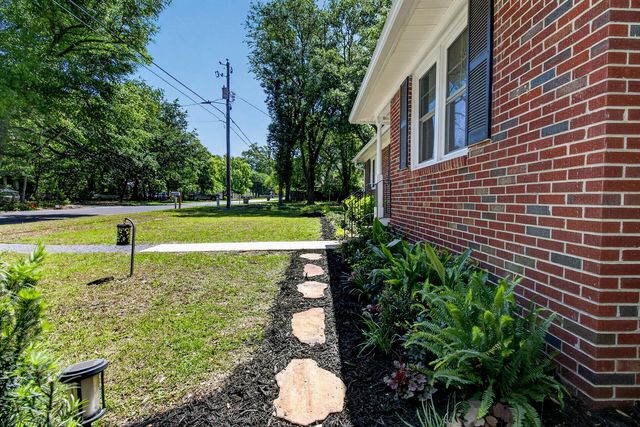 211 6th Avenue, Mount Pleasant, SC 29464