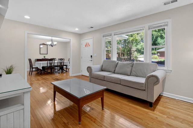 211 6th Avenue, Mount Pleasant, SC 29464