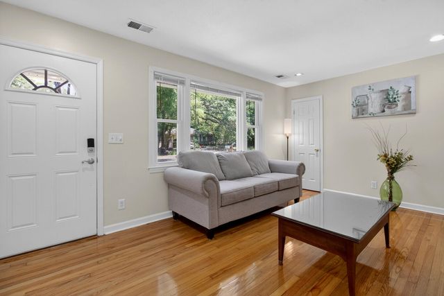 211 6th Avenue, Mount Pleasant, SC 29464