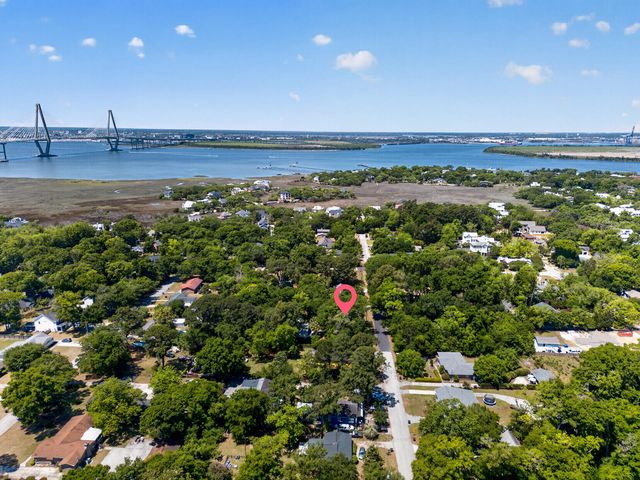 211 6th Avenue, Mount Pleasant, SC 29464