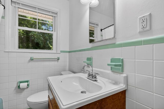 211 6th Avenue, Mount Pleasant, SC 29464