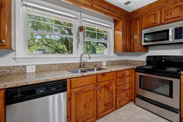 211 6th Avenue, Mount Pleasant, SC 29464