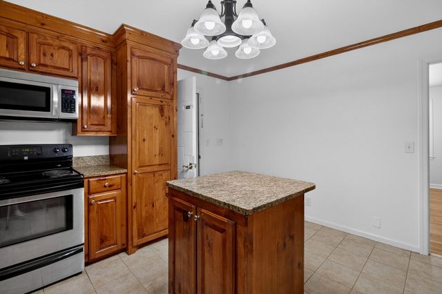 211 6th Avenue, Mount Pleasant, SC 29464