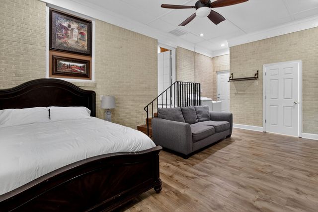 211 6th Avenue, Mount Pleasant, SC 29464