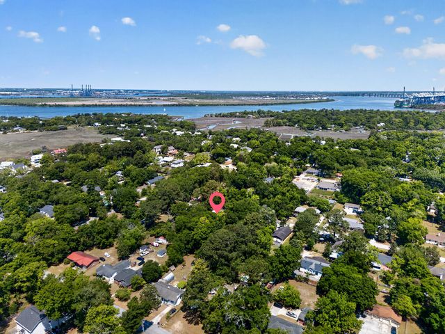 211 6th Avenue, Mount Pleasant, SC 29464