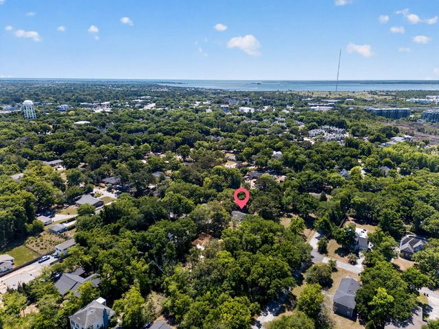 211 6th Avenue, Mount Pleasant, SC 29464