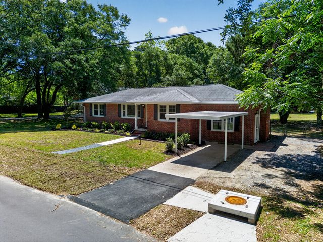 211 6th Avenue, Mount Pleasant, SC 29464