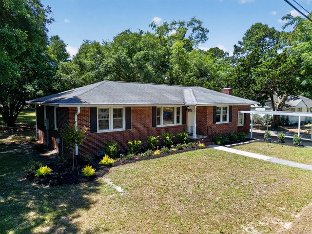 211 6th Avenue, Mount Pleasant, SC 29464