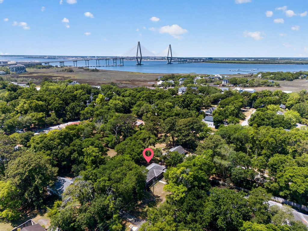 211 6th Avenue, Mount Pleasant, SC 29464