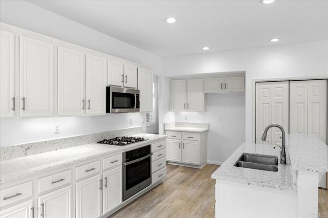 3173 Willow Tree Ln, Escondido, CA 92027