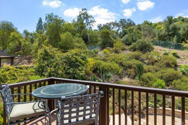 3173 Willow Tree Ln, Escondido, CA 92027