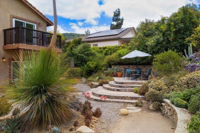 3173 Willow Tree Ln, Escondido, CA 92027