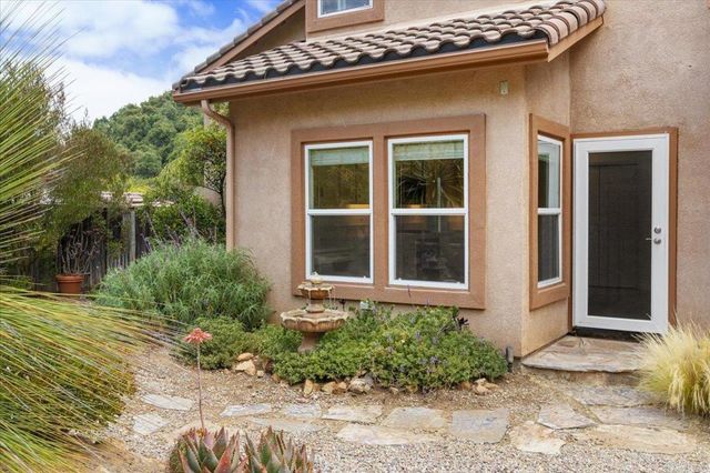 3173 Willow Tree Ln, Escondido, CA 92027