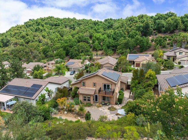 3173 Willow Tree Ln, Escondido, CA 92027