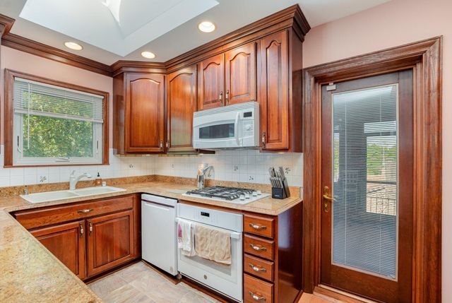 1660 Amsterdam Road, Fort Wright, KY 41011