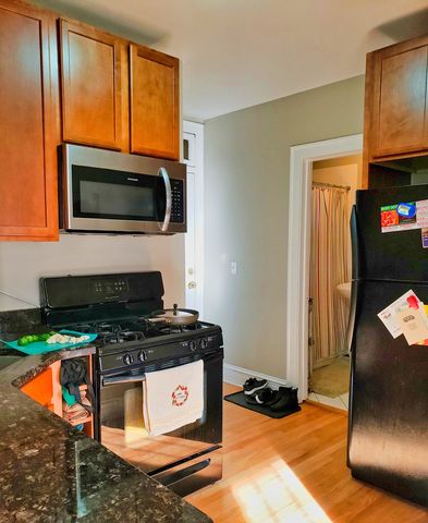1925 Grove Avenue 211, Berwyn, IL 60402