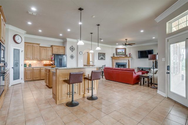 107 Chappel Hill Court, Weatherford, TX 76088