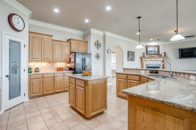 107 Chappel Hill Court, Weatherford, TX 76088