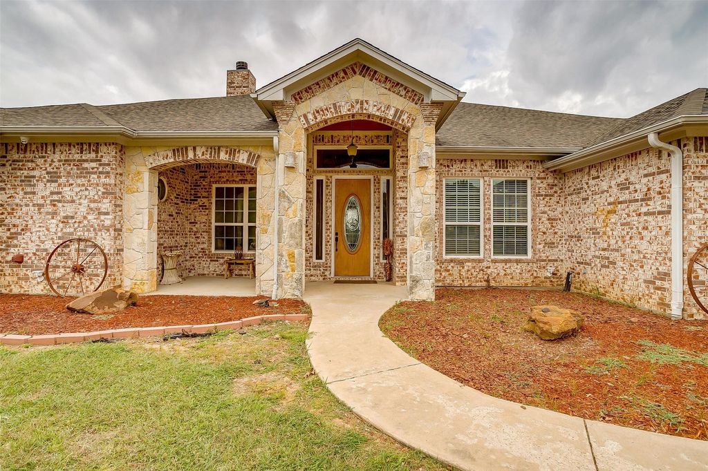 107 Chappel Hill Court, Weatherford, TX 76088