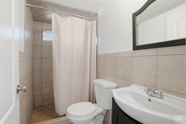 3417 Alum Avenue, Bakersfield, CA 93309