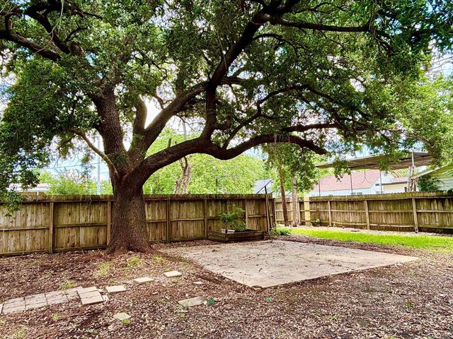 317 San Jacinto Street, La Porte, TX 77571