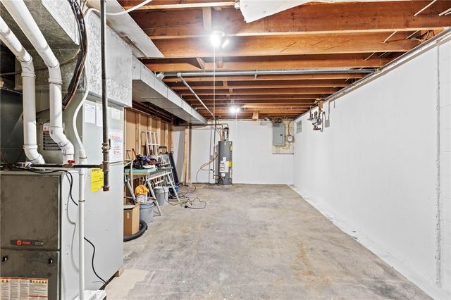 617 Laurelann Drive, Dayton, OH 45429